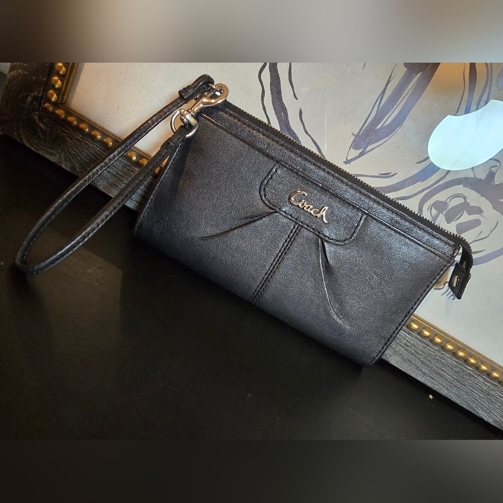 Coach Smooth Black Vintage Leather Madison Wristlet Wallet